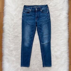 American Eagle Short Petite Knee Slit Low Rise Slim Relaxed Tomgirl Jeans